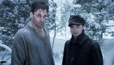 A Young Doctor's Notebook: Jon Hamm e Daniel Radcliffe in una foto della serie