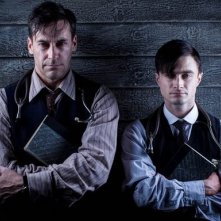 A Young Doctor's Notebook: Jon Hamm e Daniel Radcliffe in una immagine promozionale della serie