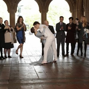 Gossip Girl: Leighton Meester e Ed Westwick in un momento dell'episodio finale New York, I Love You XOXO