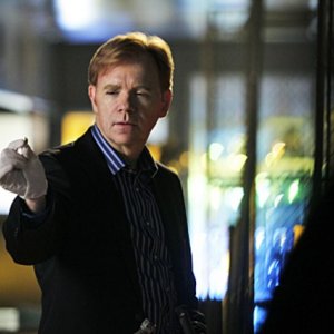 CSI Miami: David Caruso in una scena dell'episodio Il cadavere della decima stagione