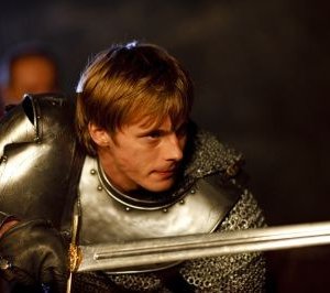 Merlin: Bradley James in una scena dell'episodio La maledizione di Cornelius Sigan, della seconda stagione