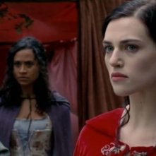 Merlin: Angel Coulby e Katie McGrath in una scena dell'episodio Lancillotto e Ginevra della seconda stagione