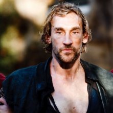 Merlin: Joseph Mawle druante una scena dell'episodio La rianimazione della strega, della seconda stagione