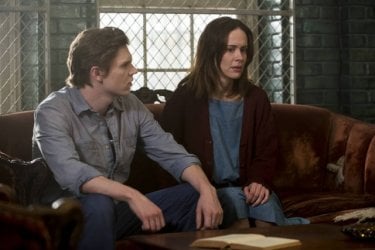 American Horror Story, Asylum - Evan Peters e Sarah Paulson nell'episodio The Name Game