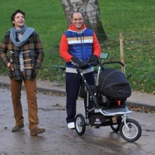 La stratégie de la poussette: Raphaël Personnaz con Jerome Commandeur