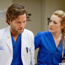 Monday Mornings: Jamie Bamber in una scena della serie