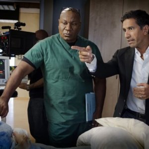 Monday Mornings: Ving Rhames in una scena della serie