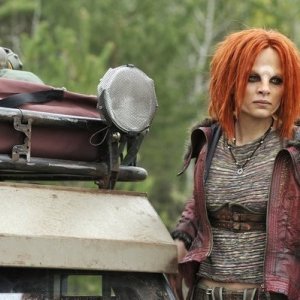 Defiance: Stephanie Leonidas in una scena del pilot della serie