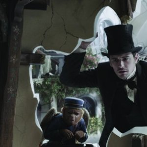 Il grande e potente Oz: James Franco e la sua scimmietta esplorano i segreti di Oz