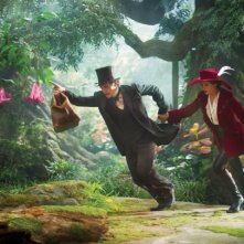 Il grande e potente Oz: James Franco e Mila Kunis in fuga