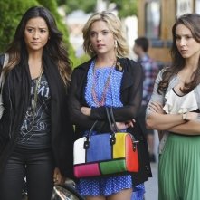 Pretty Little Liars: Troian Bellisario, Ashley Benson e Shay Mitchell nell'episodio She's Better Now