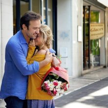 Vincent Perez con Vahina Giocante in Un prince (presque) charmant, commedia francese del 2013