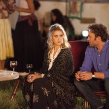 Vincent Perez insieme a Vahina Giocante in Un prince (presque) charmant