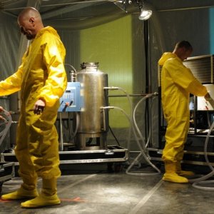 Breaking Bad: Aaron Paul e Bryan Cranston nell'episodio Hazard Pay