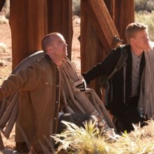 Breaking Bad: Aaron Paul e Jesse Plemons in una scena dell'episodio Dead Freight