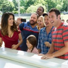 Grown Ups 2: Salma Hayek, Adam Sandler Chris Rock e il resto del cast in una divertente immagine