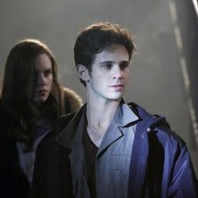 Revenge: Christa B. Allen e Connor Paolo nell'episodio Power della seconda stagione della serie