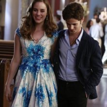 Revenge: Christa B. Allen e Connor Paolo nell'episodio Revelations della seconda stagione della serie