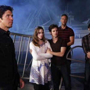 Revenge: Michael Trucco, Christa B. Allen, Connor Paolo, J.R. Bourne e Nick Wechsler nell'episodio Power della seconda stagione della serie