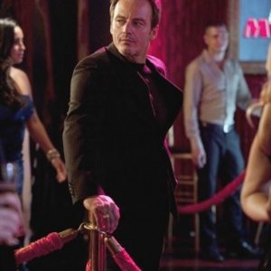 Revenge: Salvator Xuereb nell'episodio Lineage della seconda stagione della serie