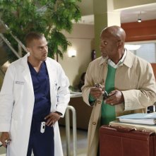 Grey's Anatomy: James Pickens Jr. e Jesse Williams nell'episodio Second Opinion, della nona stagione