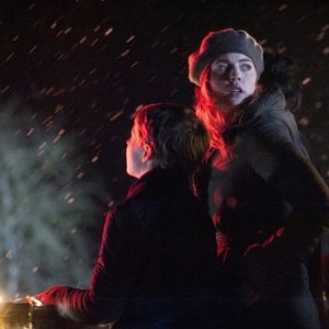 Melissa George in una scena dell'action serial Hunted