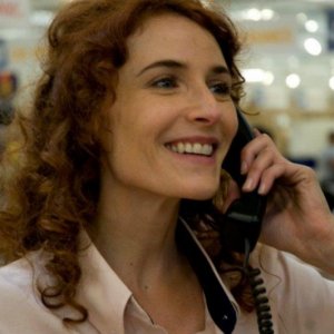 Pauvre Richard: la rossa Elsa Lunghini interpreta  Amel