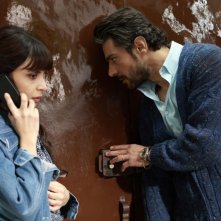 Il clan dei camorristi: Giuseppe Zeno e Claudia Potenza in una scena della fiction