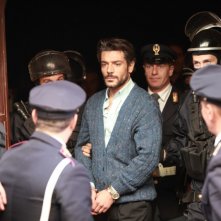 Il clan dei camorristi: Giuseppe Zeno in una scena della fiction