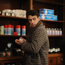 Maladies: James Franco tenta di non farsi vedere mentre ruba in un emporio