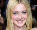 Dakota Fanning nel biopic The Last of Robin Hood