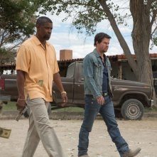 2 Guns: Denzel Washington e Mark Wahlberg nella prima immagine del film