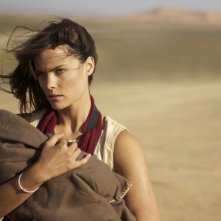 Intersections: la bella Jaimie Alexander in una scena