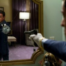 Bullet to the Head: pistola puntata allo specchio per Sylvester Stallone