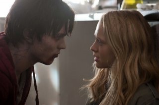 Warm Bodies: Nicholas Hoult e Teresa Palmer nel film
