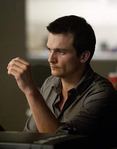 Homeland: Rupert Friend in una scena dell'episodio New Car Smell