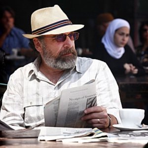 Mandy Patinkin in una scena della premiere della seconda stagione di Homeland intitolata The Smile