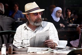 Mandy Patinkin in una scena della premiere della seconda stagione di Homeland intitolata The Smile
