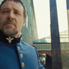 Les Misérables: Oscar Russell Crowe in una scena del film di Tom Hooper
