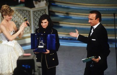 Sanremo 1993 - Laura Pausini tra Pippo Baudo e Lorella Cuccarini