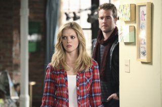 Don't Trust the Bitch in Apartment 23: James Van Der Beek in un momento del pilot della serie