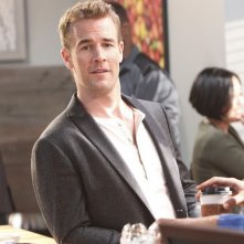 Don't Trust the Bitch in Apartment 23: James Van Der Beek in una scena dell'episodio Daddy's Girl