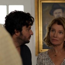 Eric Caravaca in Tu honoreras ta mère et ta mère con Nicole Garcia