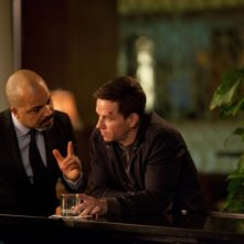 Broken City: Mark Wahlberg e Jeffrey Wright in una scena del film