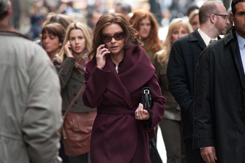 Catherine Zeta-Jones in una scena di Broken City