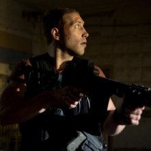 Jai Courtney in una scena di Die Hard - Un buongiorno per morire