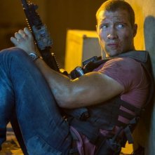 Jai Courtney in una scena di Die Hard - Un buongiorno per morire nei panni di Jack McClane
