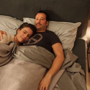 Studio illegale: Fabio Volo e Zoé Félix in una scena del film