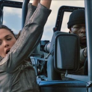 Fast & Furious 6: Gal Gadot in una scena d'azione del film