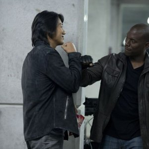 Fast & Furious 6: Sung Kang e Tyrese Gibson in una scena